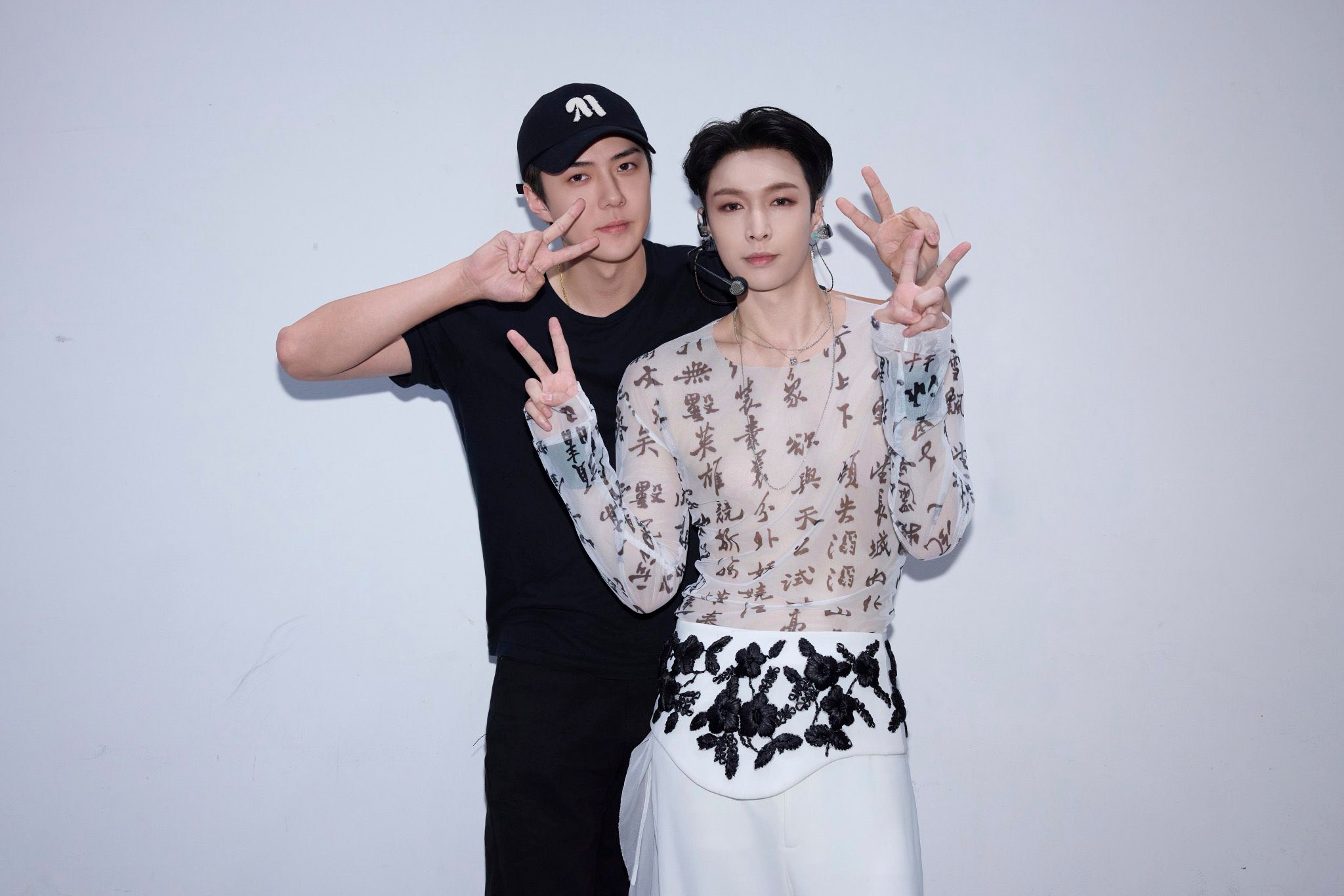 Bản tin VKR News ngày 7/10: G-DRAGON lập kỷ lục mới! 5 558518915 1334828134683996 2709195967293411236 n