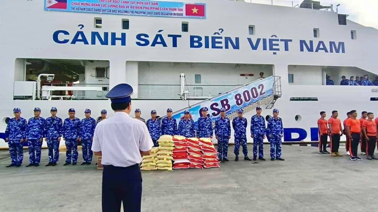 Cảnh sát biển Việt Nam hỗ trợ Philippines sau động đất mạnh 6 558853937 819703223913077 4473081923353955005 n