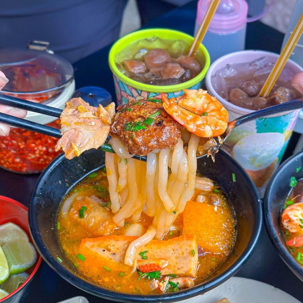 Khám Phá Bánh Canh Gánh Thúy Ngon Khó Cưỡng Tại Sài Gòn 2 558969149 823647453512652 8620717700686740138 n