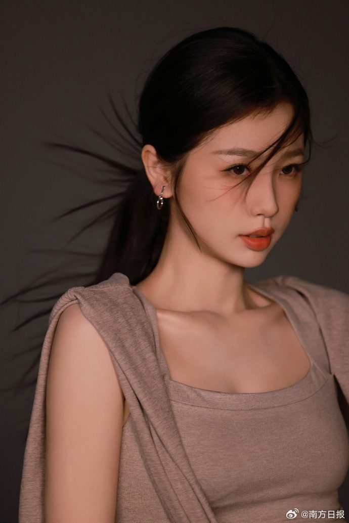 Khủng Hoảng Truyền Thông Của Ngu Thư Hân: Im Lặng Giữa Bão Dư Luận 2 559099143 720170517707185 8330949130914879508 n