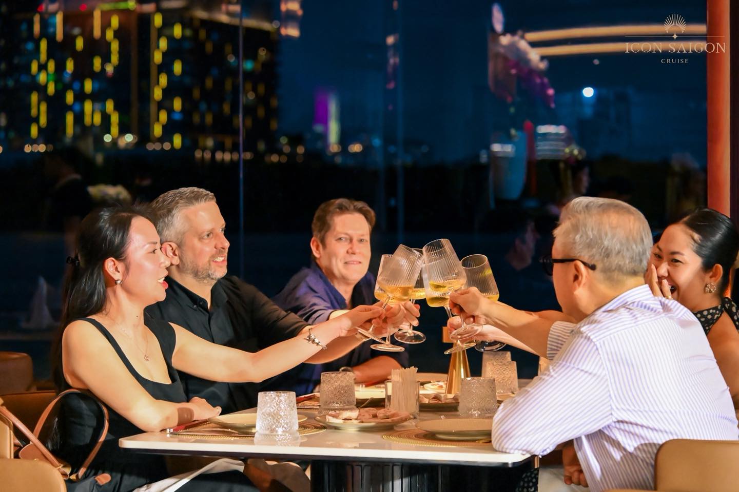 Trải nghiệm du thuyền ICON Saigon Cruise tại Sài Gòn 3 559468286 1112036401046558 5282473086752265522 n