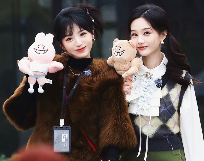 CP Nữ Nữ Độc Đáo Gây Chú Ý Tại Đêm Hội Weibo 2 559892480 783893724349866 3333841952138775639 n