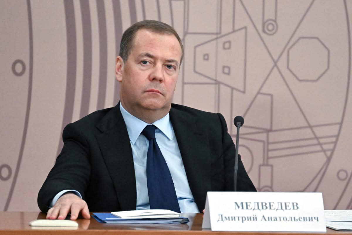 Medvedev: Nội gián Nga tại châu Âu đang chờ lệnh 2 560128777 1134956705396425 7855383828073134793 n