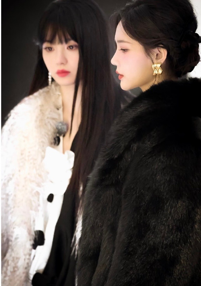 CP Nữ Nữ Độc Đáo Gây Chú Ý Tại Đêm Hội Weibo 6 561618328 783893854349853 3455795872663938217 n